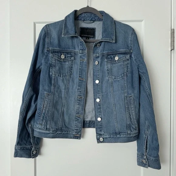 Banana Republic Classic Blue Denim Jacket - Picture 5 of 8